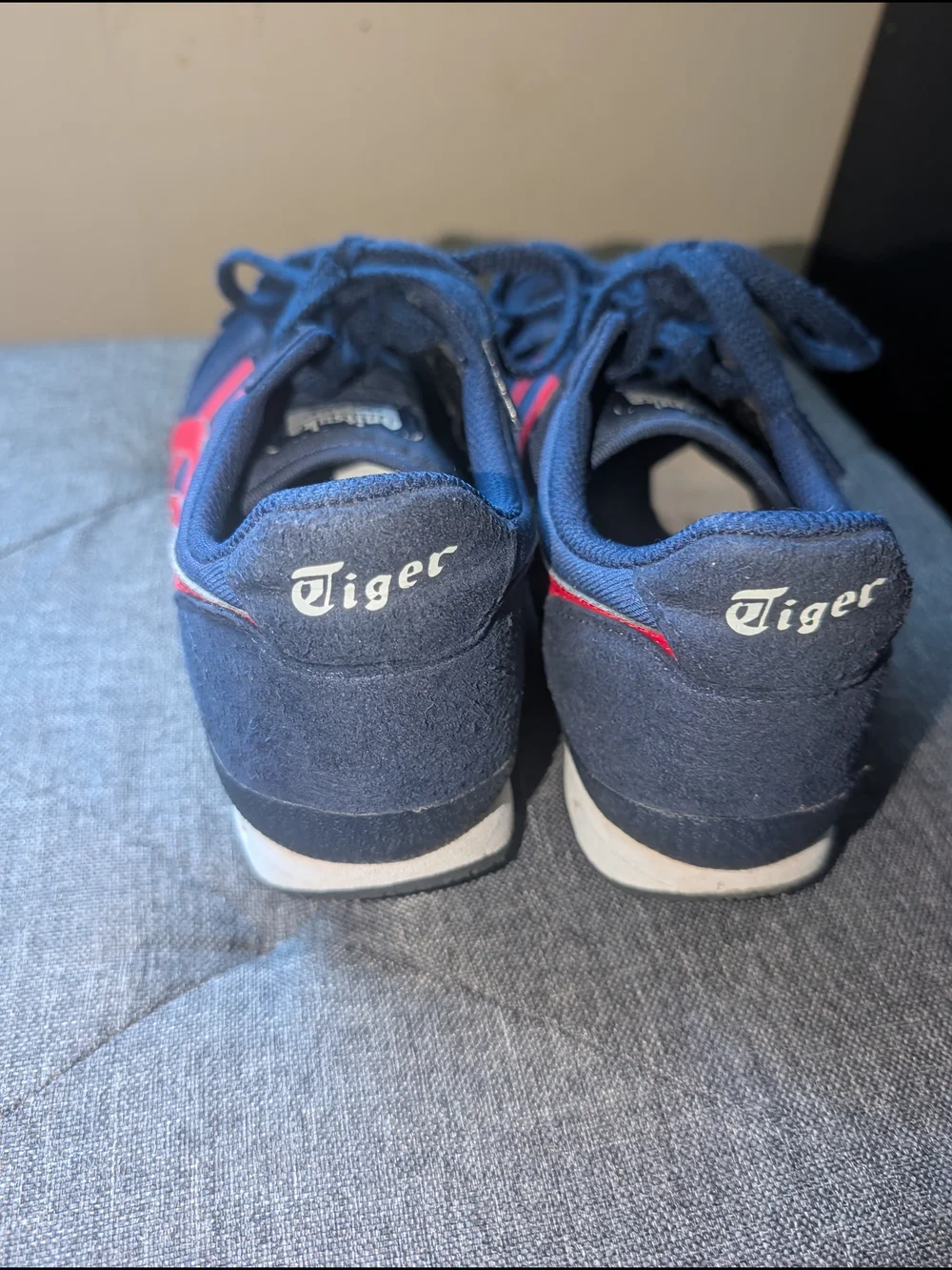 Onitsuka Tiger Ultimate 81 Blue Red Sneakers 1183A059 Women's 5.5 / Men's 4